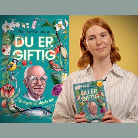 Bibliotekets litteraturformidler Mette anbefaler holder bogen "Du er giftig - Og nogen vil skjule det"