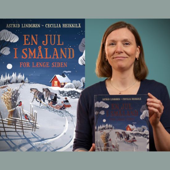 Bibliotekets litteraturformidler Sara holder bogen "En jul i Småland for længe siden"