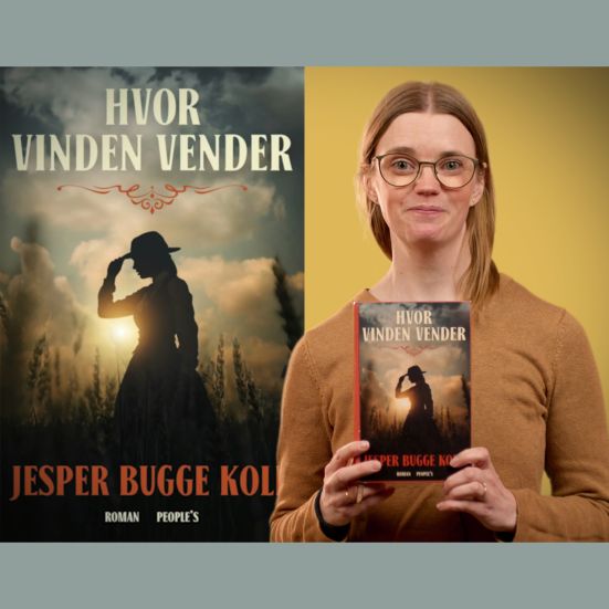 Bibliotekets litteraturformidler Mette holder bogen "Hvor vinden vender"