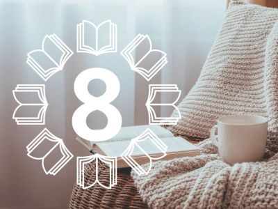 Lænestol med bog og kaffe