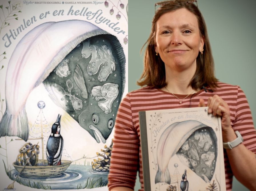 Bibliotekets børnelitteraturformidler Sara holder bogen "Himlen er en helleflynder"